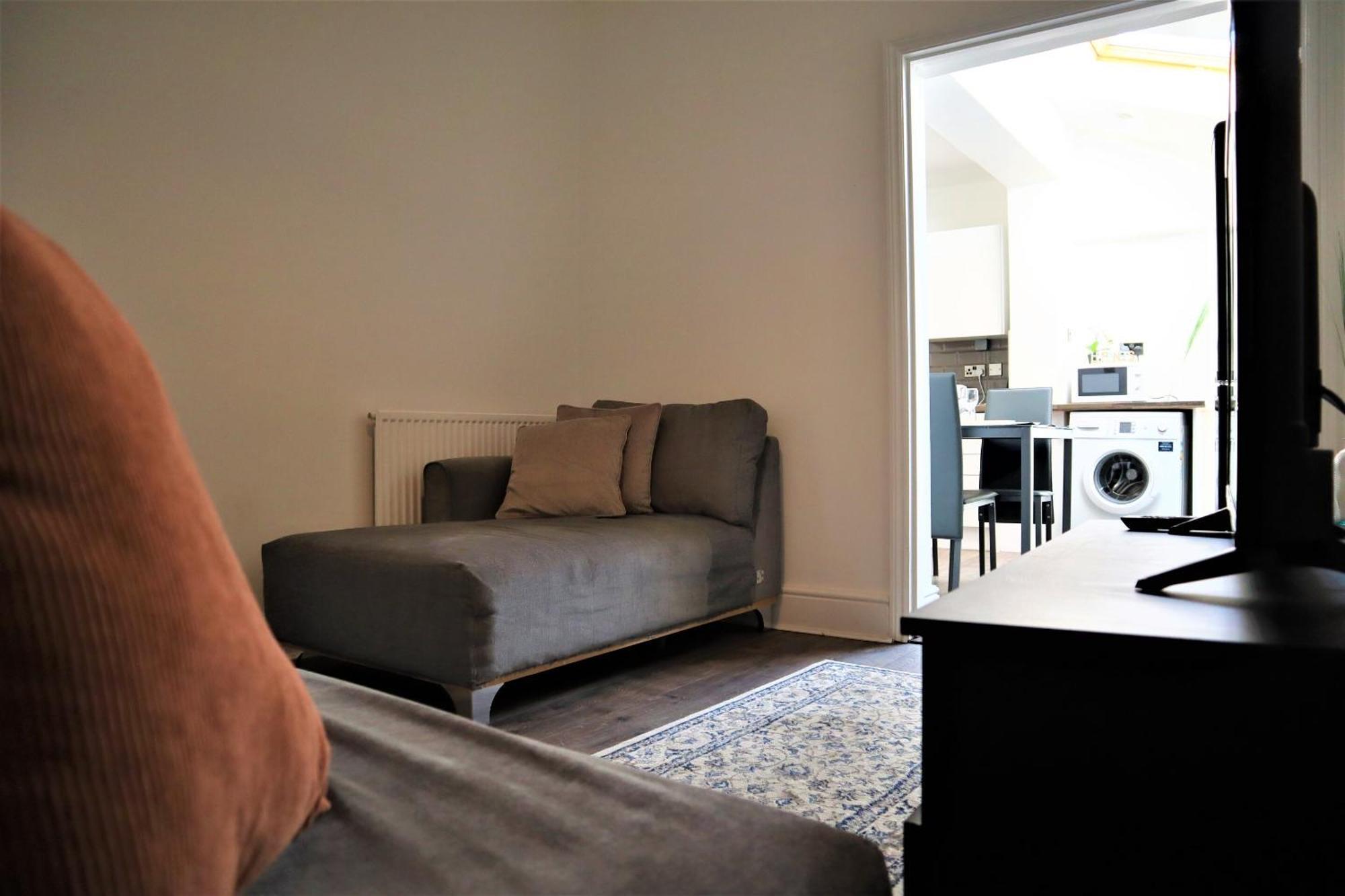 Victoria 4 Bedroom Serviced House Short Lets - Near Northampton Gen Hosp & Town Centre מראה חיצוני תמונה