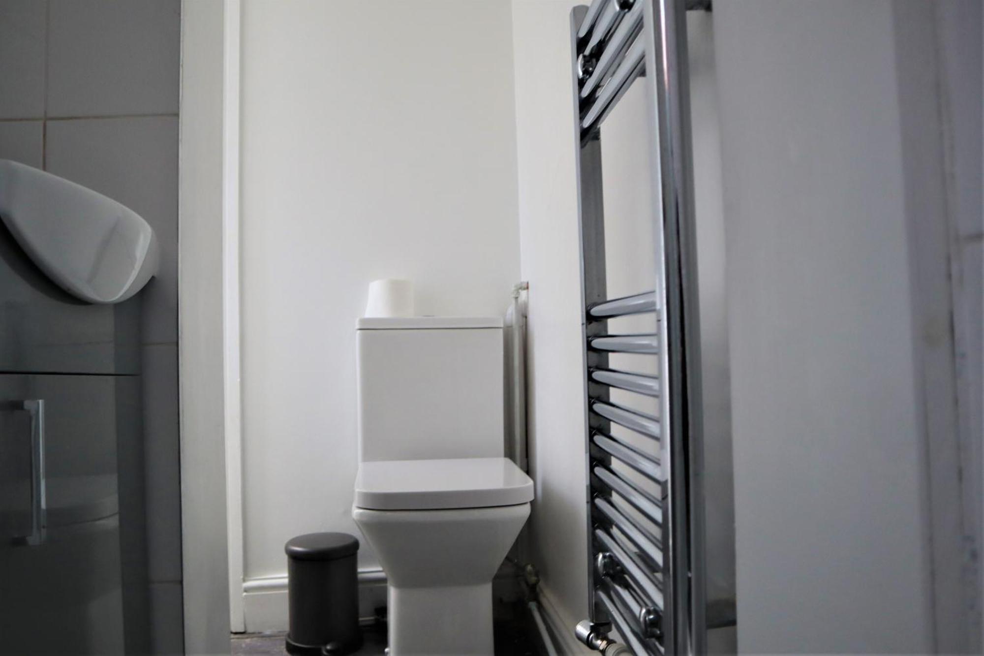 Victoria 4 Bedroom Serviced House Short Lets - Near Northampton Gen Hosp & Town Centre מראה חיצוני תמונה